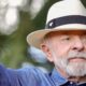 Lula vai a SP para tirar excesso de pele na cabeça e tratar tendinite