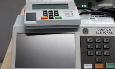 Pesquisa aponta que fake news sobre eleições miram urnas eletrônicas