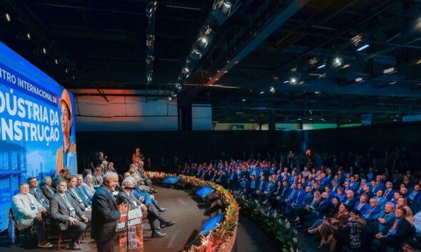 Lula diz que ouvirá demandas de empresários sobre fim da escala 6x1