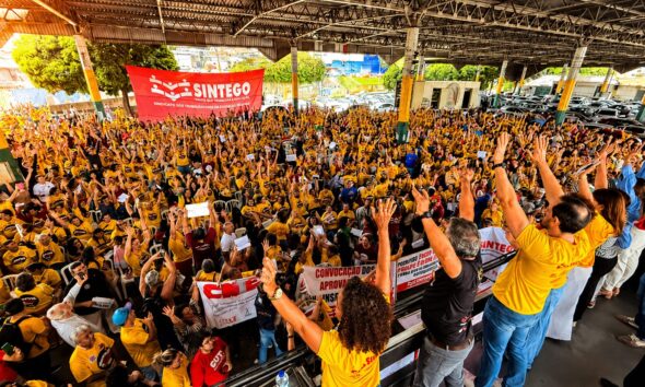 Após acordo na Justiça, servidores da Educação suspendem greve em Goiânia