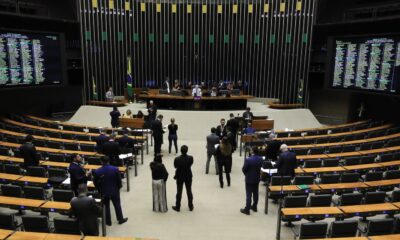 Minirreforma eleitoral limita e parcela multa a partidos políticos