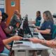 Feirão de Empregos abre vagas para construção, logística e comércio