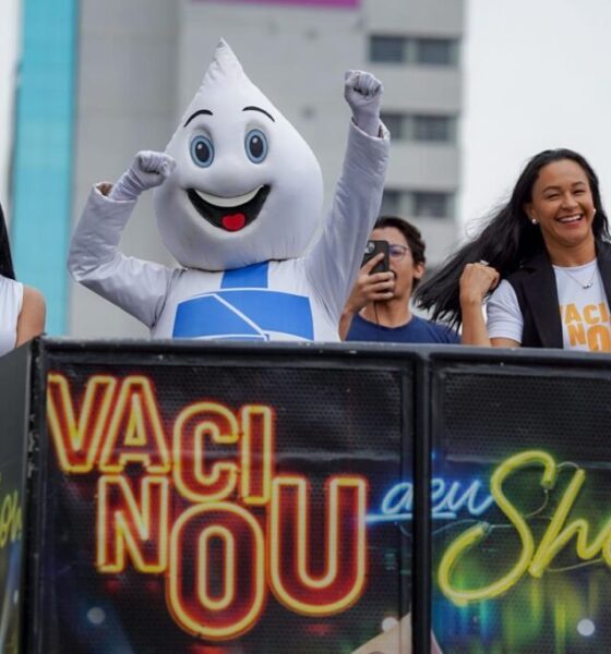 Vacina contra Influenza será liberada para toda população do estado a partir de 1º de junho - Zé Gotinha e equipe da saúde em trio elétrio pela cidade