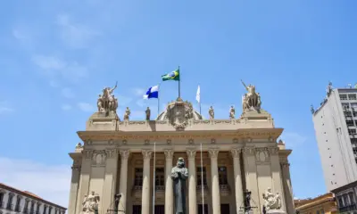 RJ: projeto prevê uso de banheiros neutros para pessoas trans
