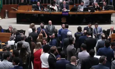 Câmara aprova, em primeiro turno, PEC do fim da escala 6x1