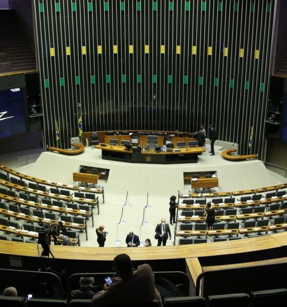 Saiba como votaram os deputados na PEC que acaba com a escala 6x1