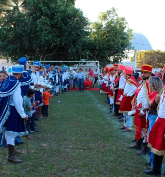 Governo de Goiás inclui Guarinos no Circuito das Cavalhadas em 2026 - encenação da batalha entremouros e cristãos