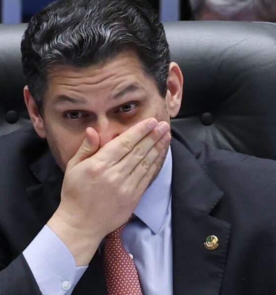 Alcolumbre mantém silêncio sobre 6x1 e oposição tenta preservar escala