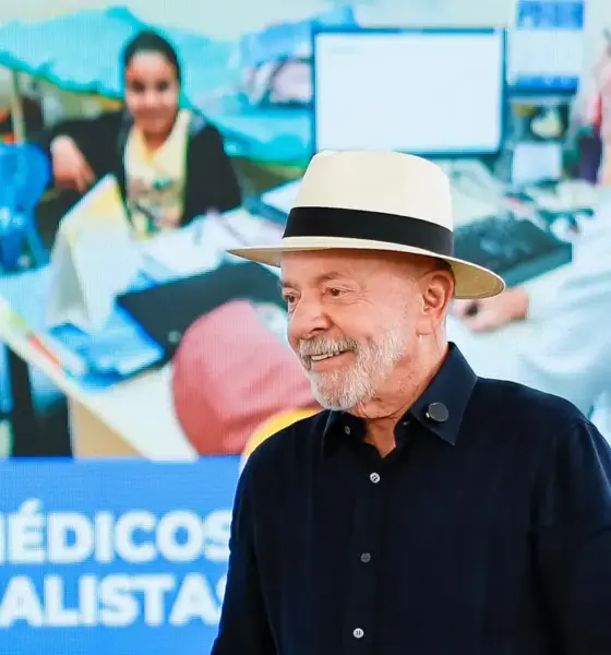 Lula responsabiliza clã Bolsonaro por ataque dos EUA ao Pix e taxação
