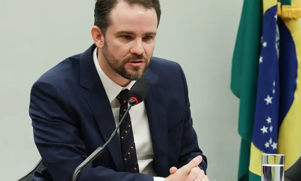 Durigan critica PEC que dá autonomia ao BC por criar “novo Poder"