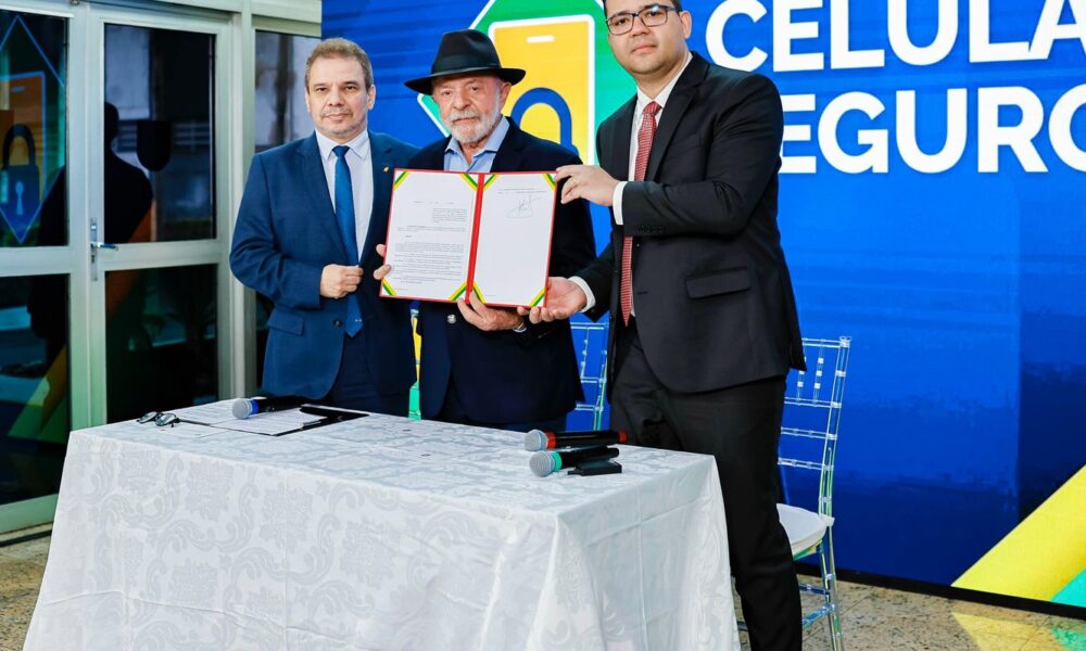 Lula cria plataforma para coibir roubos de celulares e vendas ilegais
