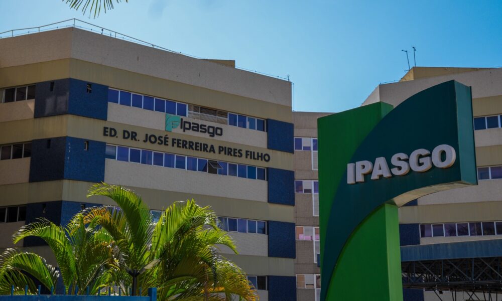 Programa Olhar Para Todos beneficia 208 estudantes do Cepi Buriti Sereno Garden com a entrega de óculos de grau