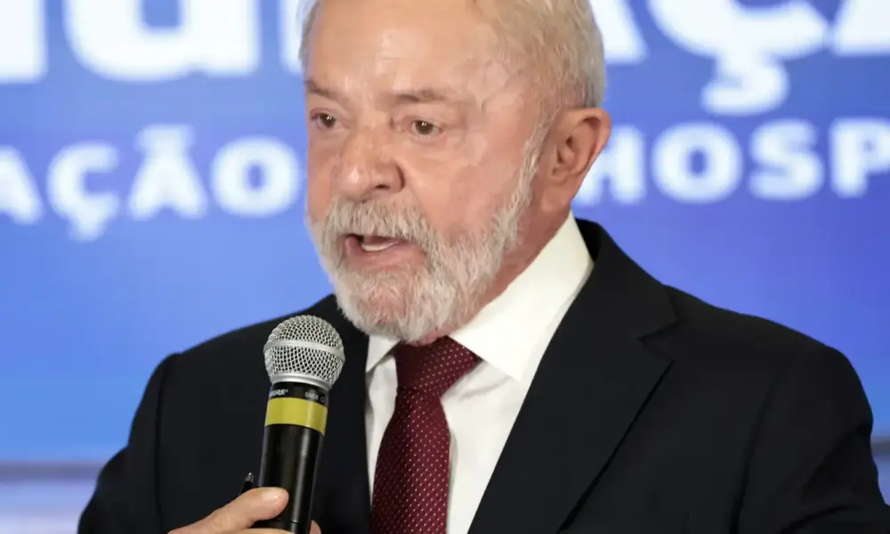 A pedido de Lula, ministro da Defesa irá à Venezuela na próxima semana