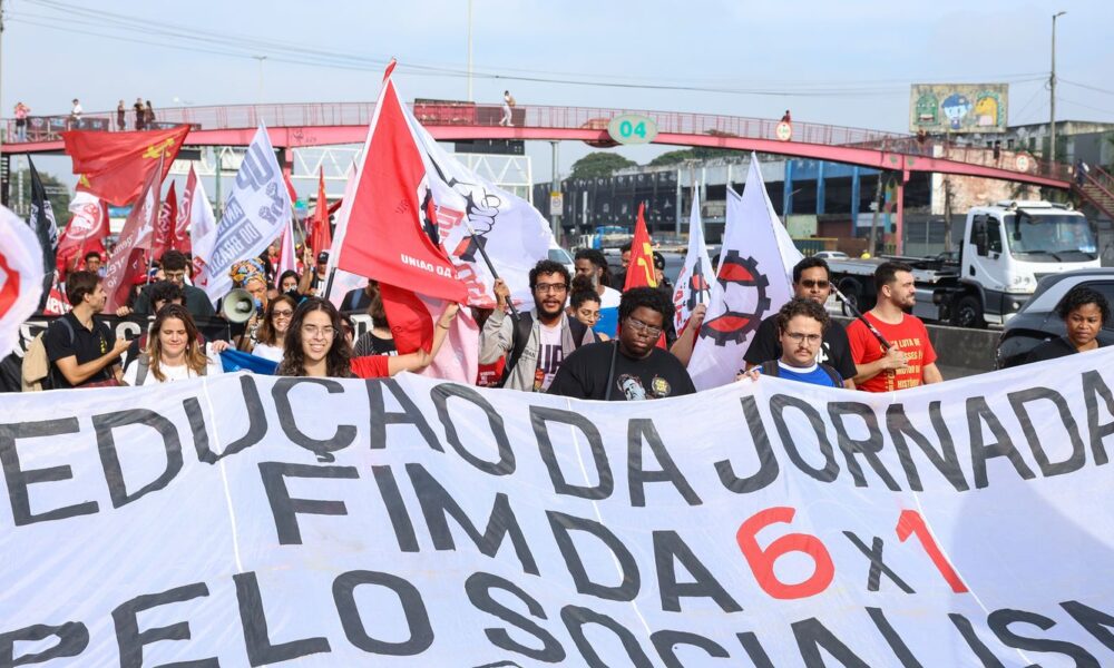 Ato no Rio abre dia nacional para pressionar Senado pelo fim da 6x1