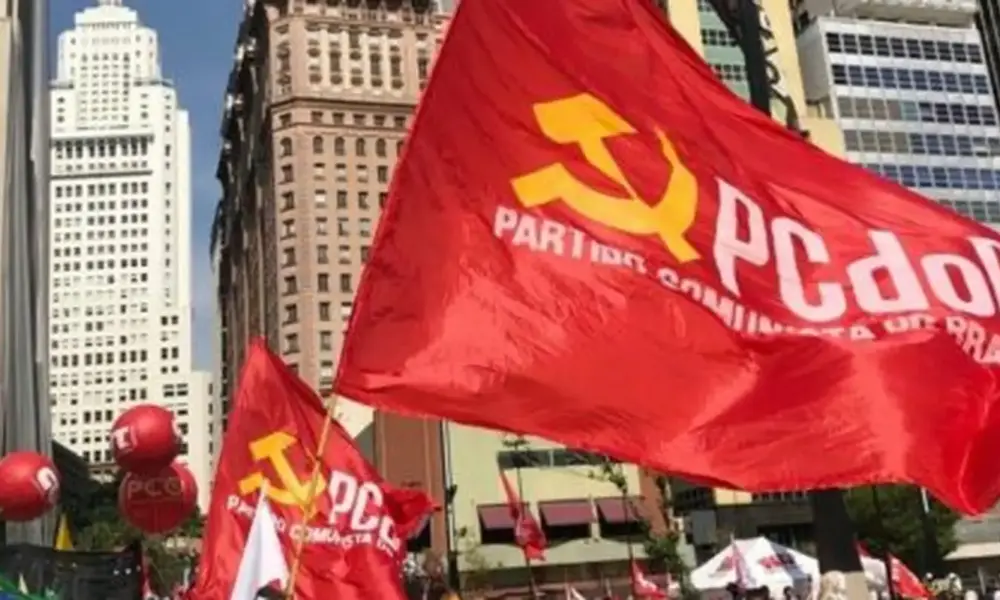 PCdoB oficializa apoio à candidatura de Lula
