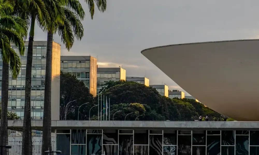 Líder do PT passa mal e Câmara suspende votações