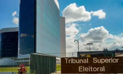 TSE recebe embaixadores nesta segunda para defender urna eletrônica 