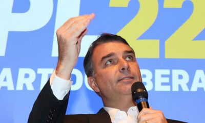 Filho mais velho de Bolsonaro, Flávio disputa a Presidência pelo PL