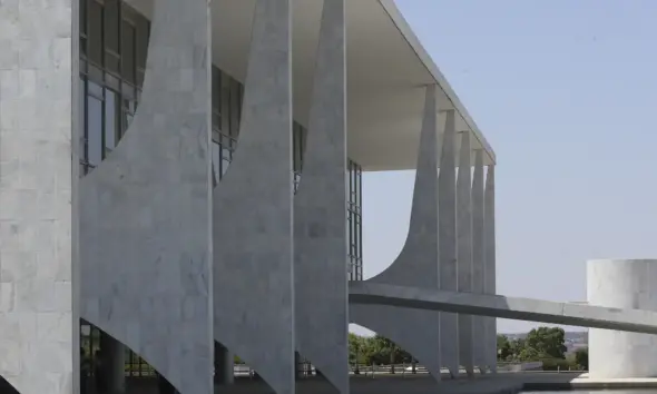 Saiba quais as atribuições do presidente da República e governadores