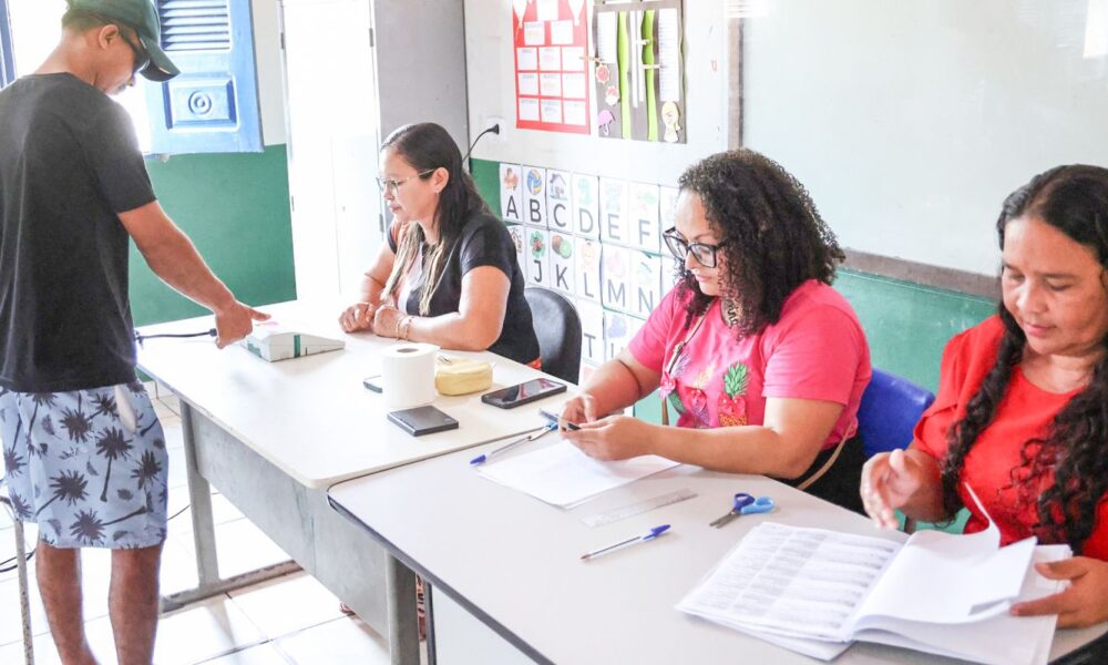 Eleitores participam de eleição simulada no Maranhão