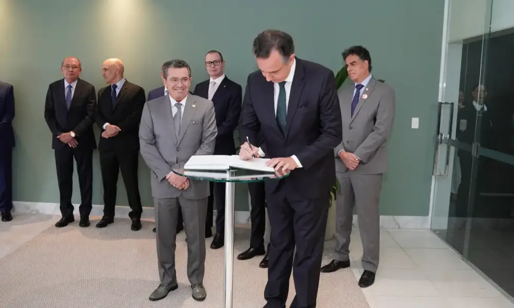 Rodrigo Pacheco toma posse como ministro do TCU